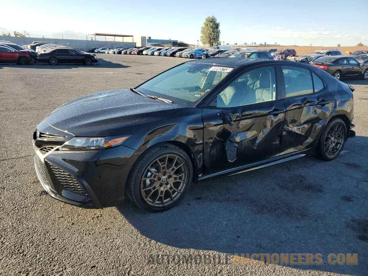 4T1G11AKXRU206204 TOYOTA CAMRY 2024