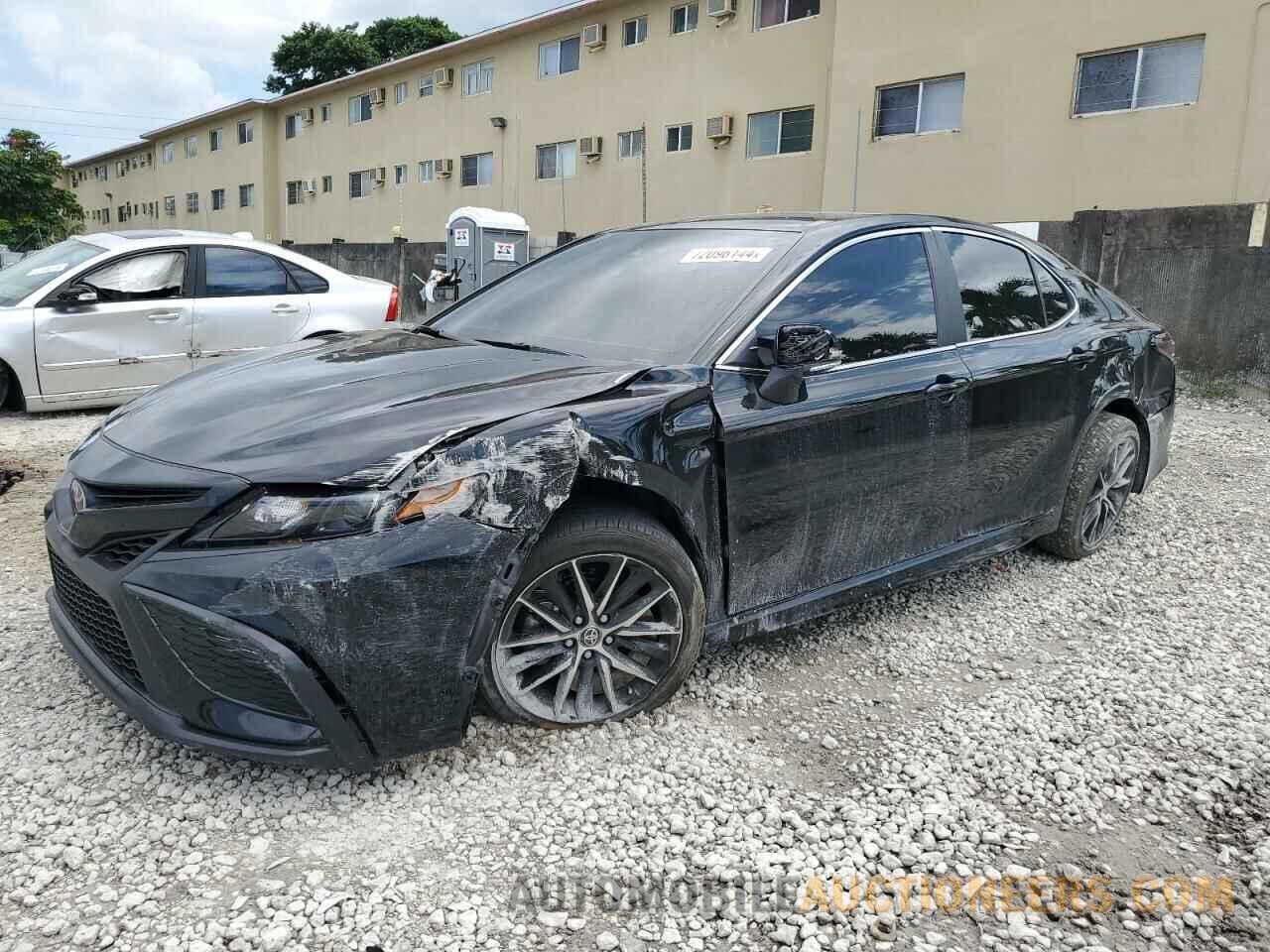 4T1G11AKXRU213475 TOYOTA CAMRY 2024