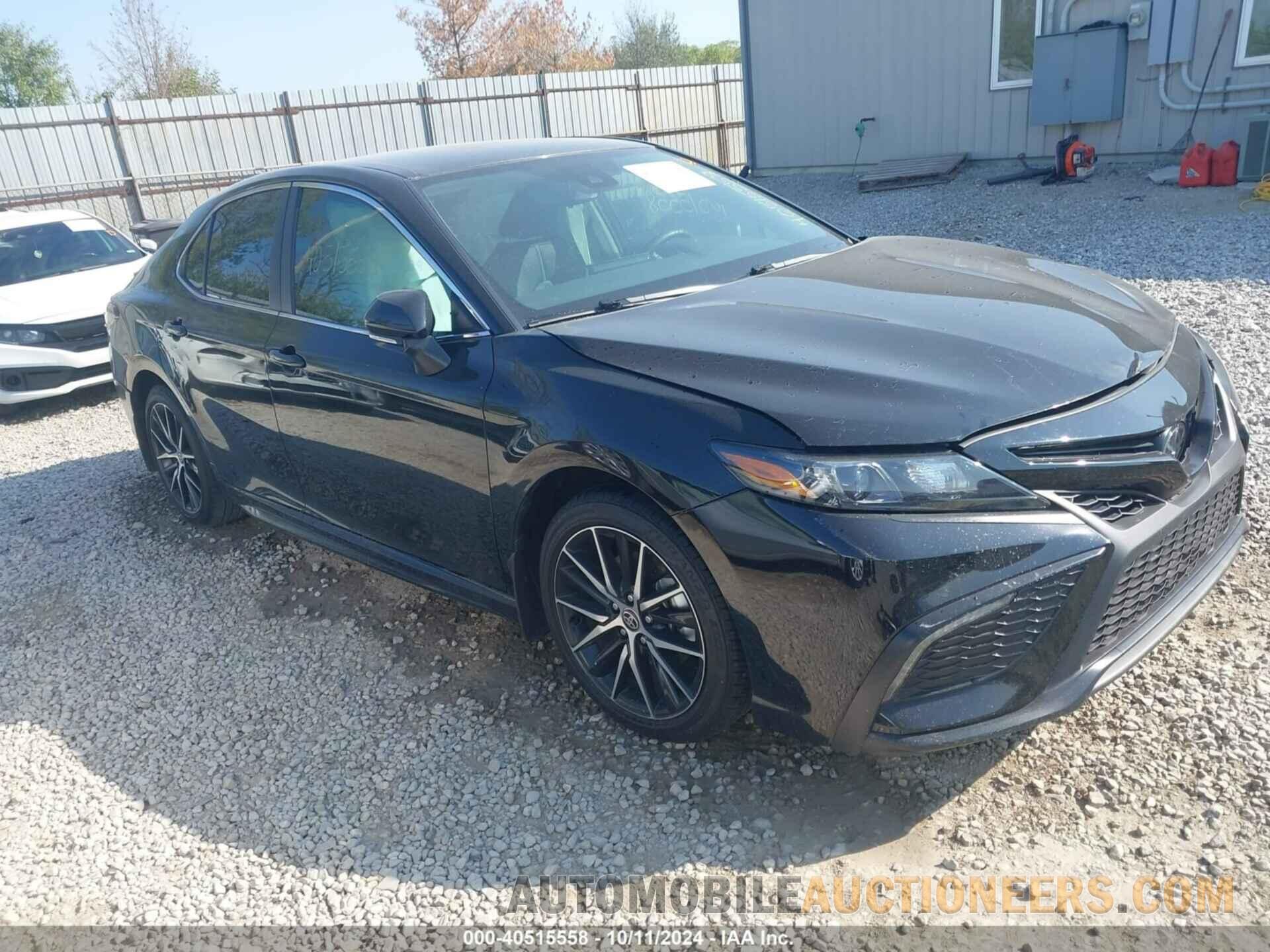 4T1G11AKXRU216974 TOYOTA CAMRY 2024