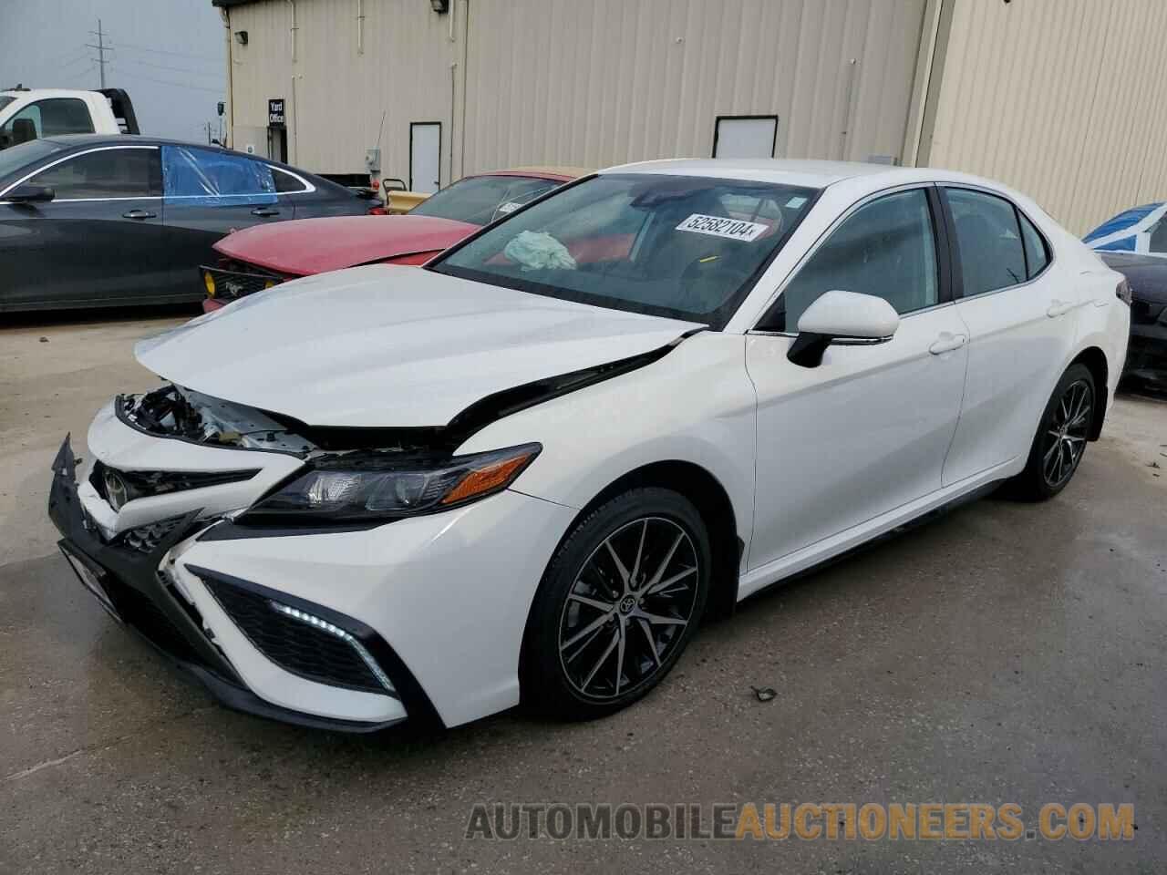 4T1G11AKXRU217316 TOYOTA CAMRY 2024