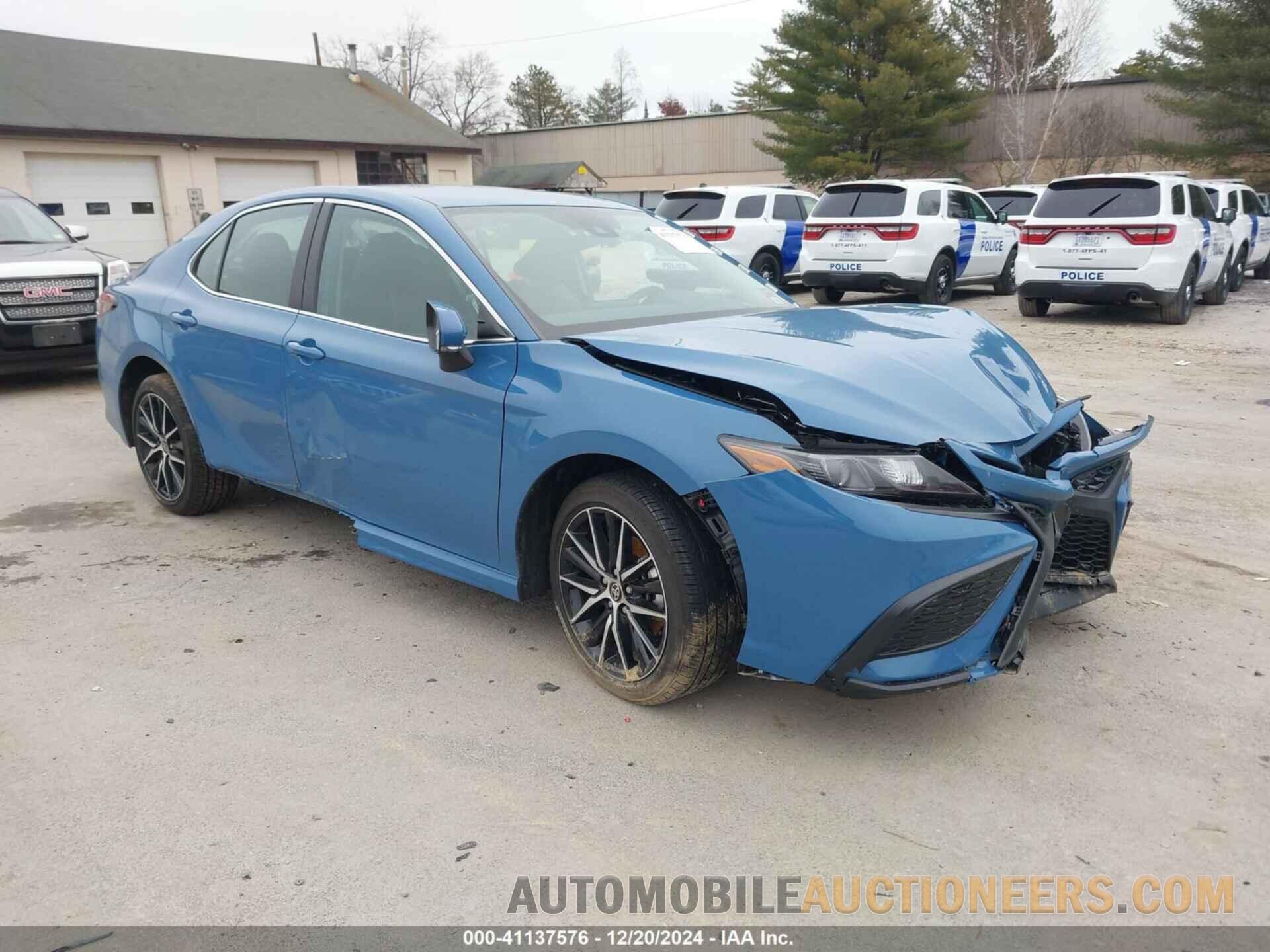 4T1G11AKXRU218384 TOYOTA CAMRY 2024