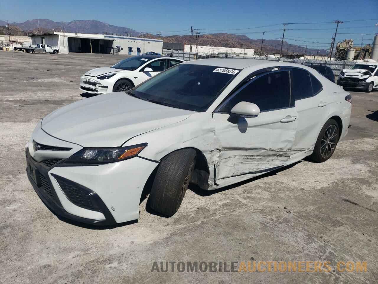 4T1G11AKXRU229594 TOYOTA CAMRY 2024