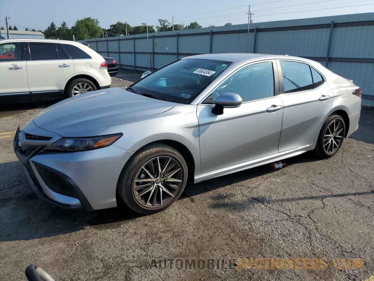 4T1G11AKXRU237856 TOYOTA CAMRY 2024