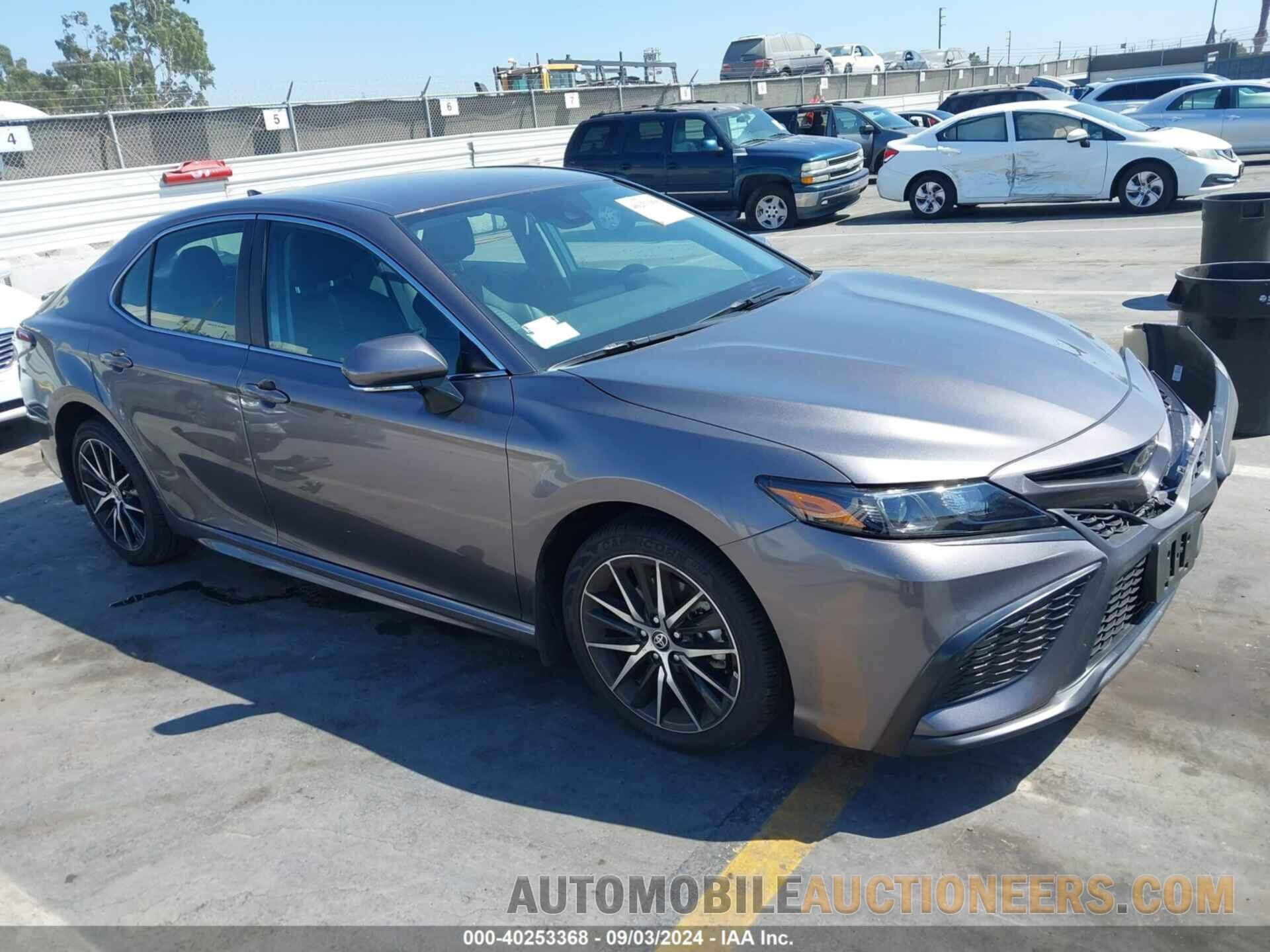 4T1G11AKXRU238036 TOYOTA CAMRY 2024