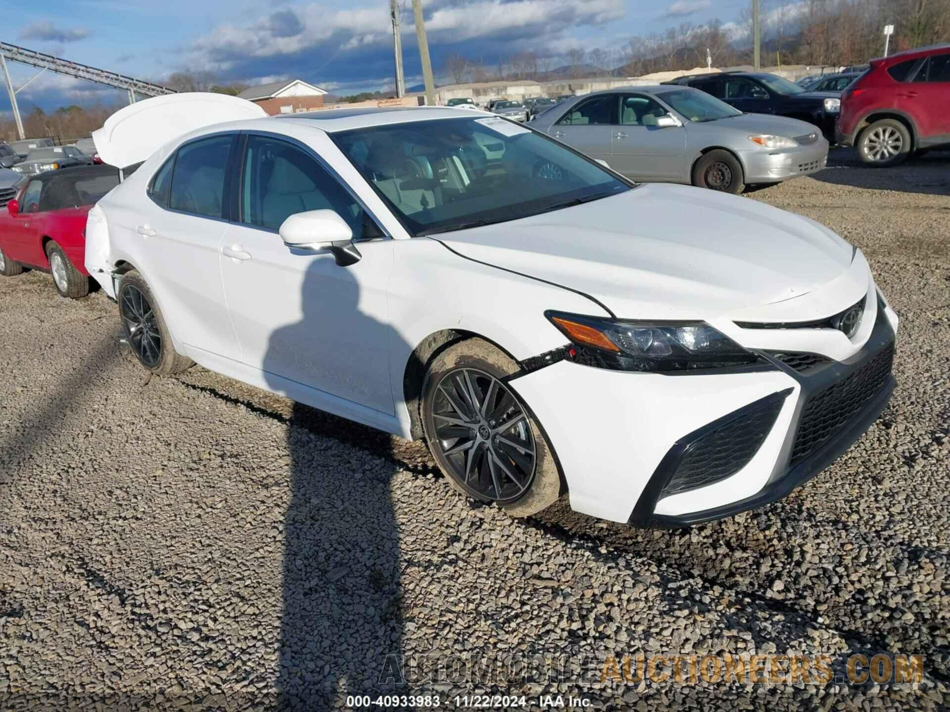 4T1G11AKXRU245665 TOYOTA CAMRY 2024