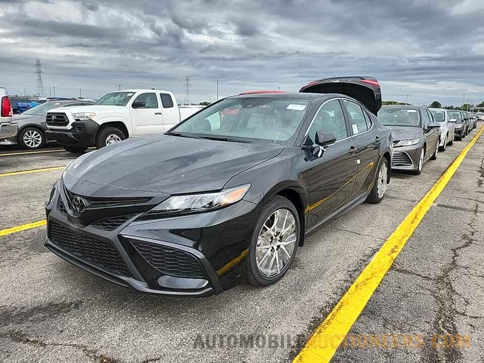 4T1G11AKXRU841603 Toyota Camry 2024