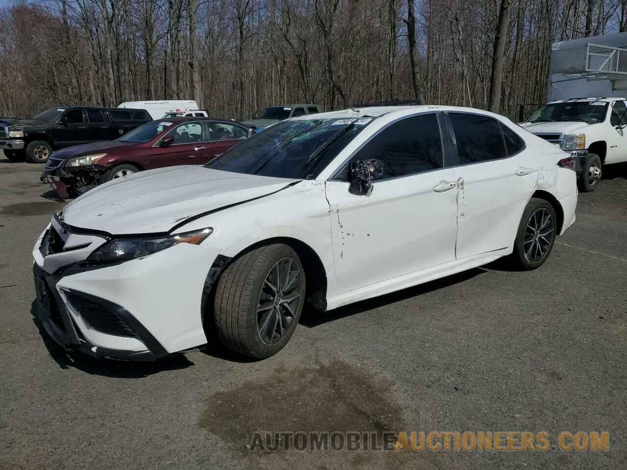 4T1G11AKXRU847398 TOYOTA CAMRY 2024