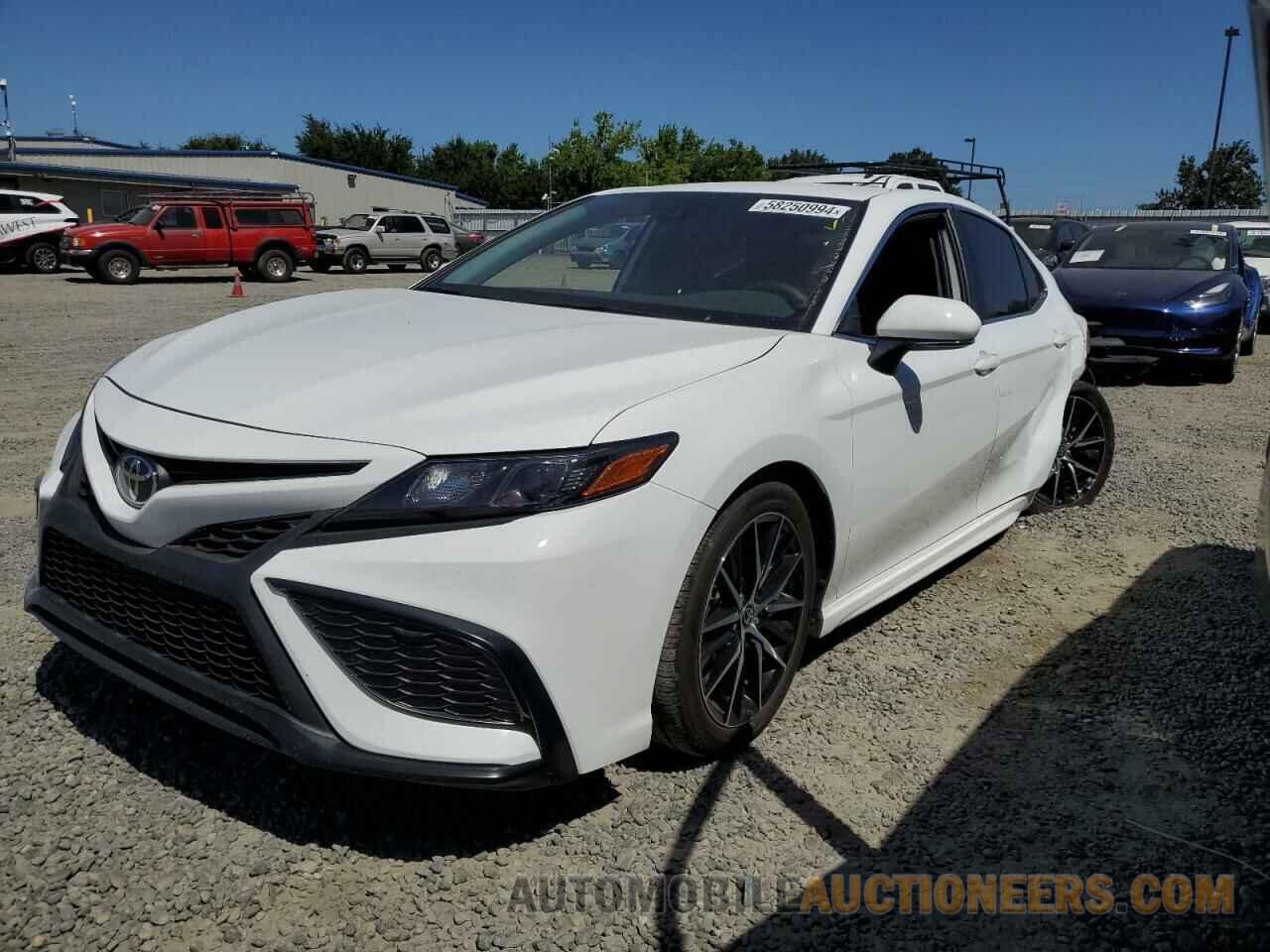 4T1G11AKXRU869031 TOYOTA CAMRY 2024