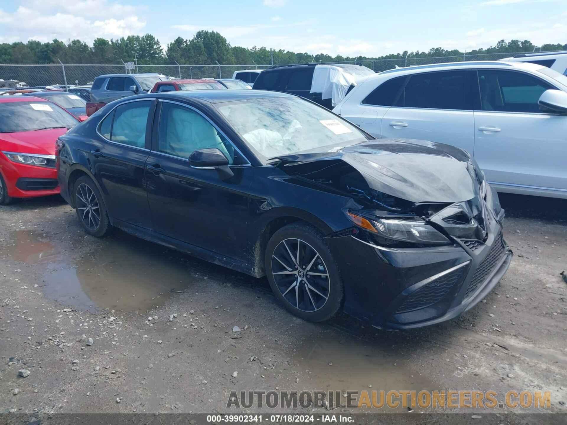 4T1G11AKXRU870079 TOYOTA CAMRY 2024