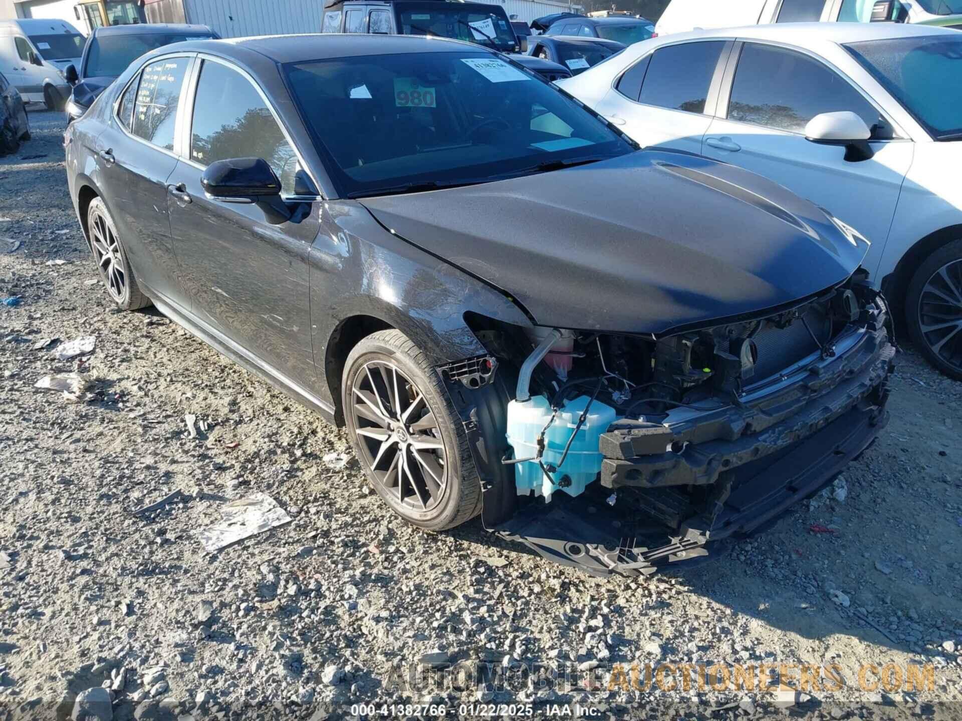 4T1G11AKXRU882345 TOYOTA CAMRY 2024