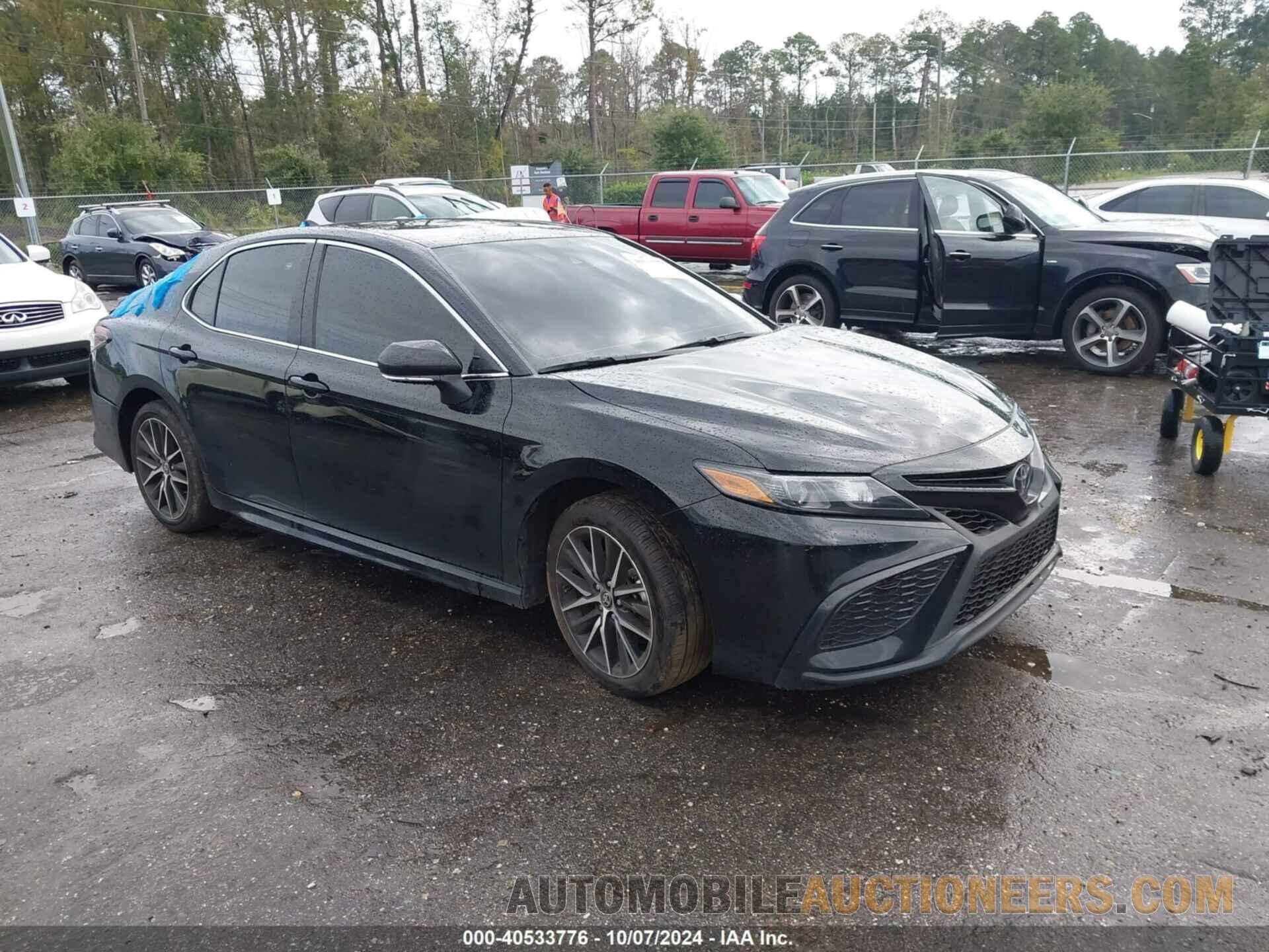 4T1G11AKXRU887643 TOYOTA CAMRY 2024