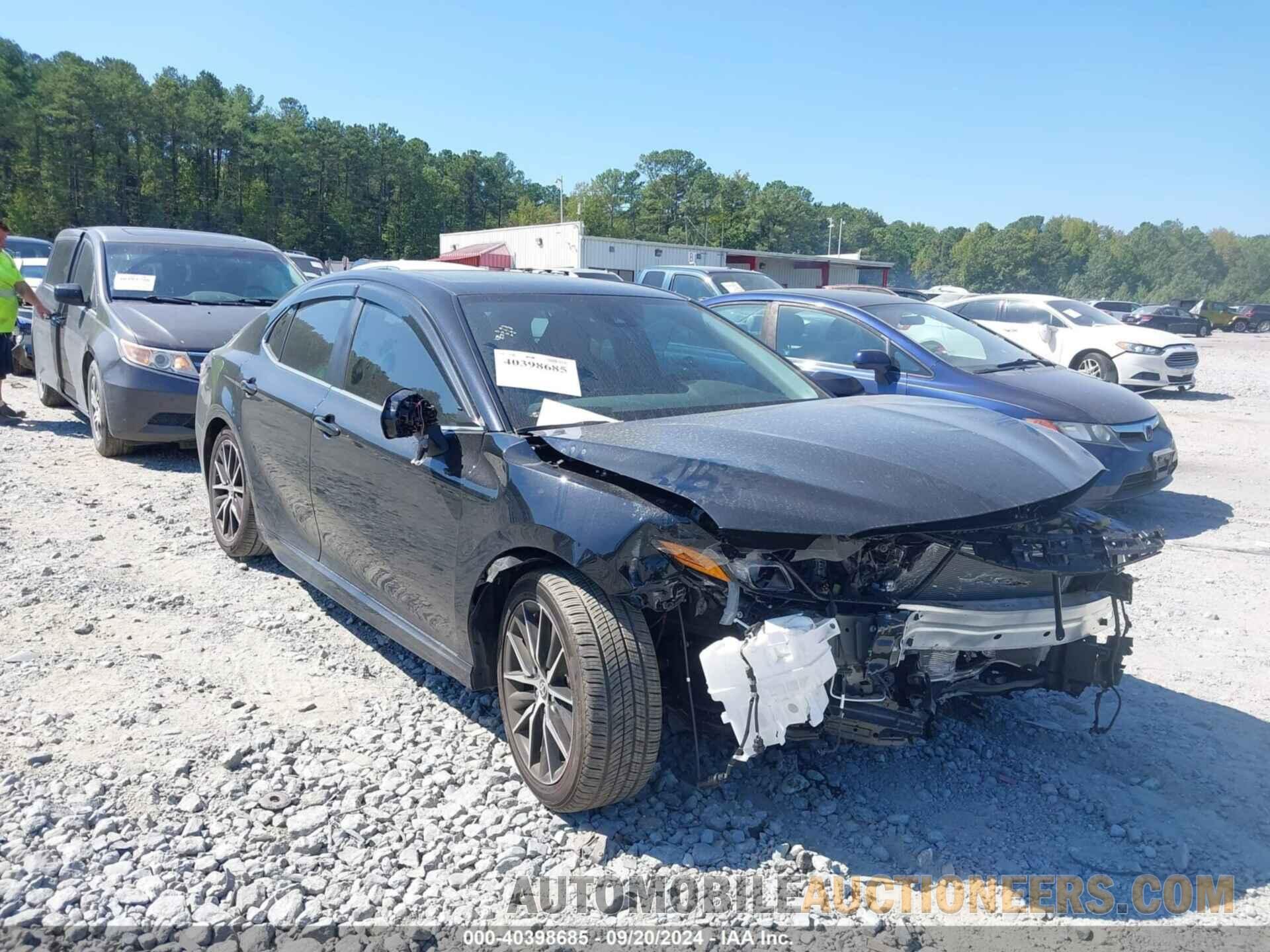 4T1G11AKXRU902223 TOYOTA CAMRY 2024