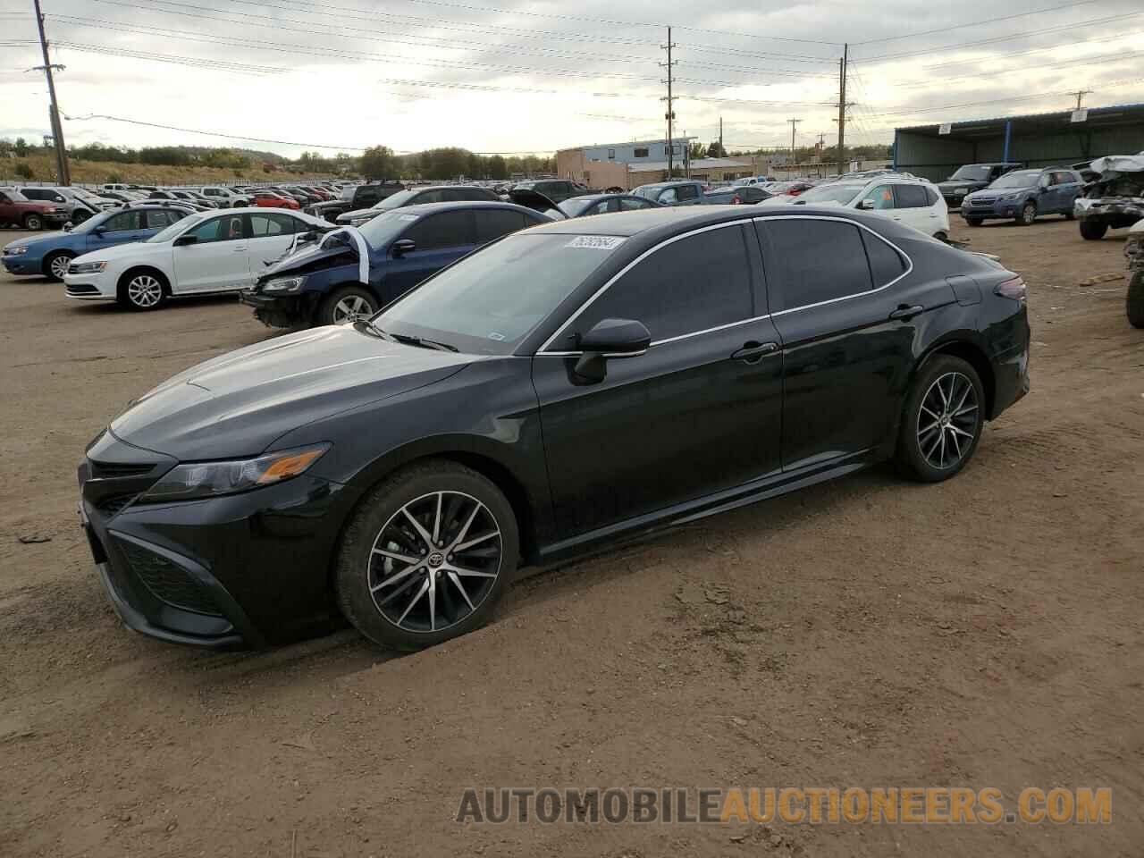 4T1G11BK0RU114890 TOYOTA CAMRY 2024