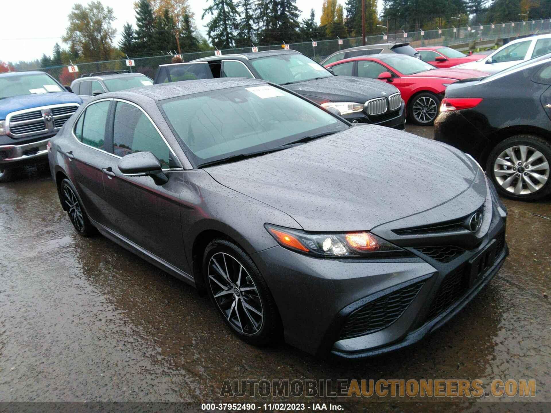 4T1G11BK2MU026321 TOYOTA CAMRY 2021