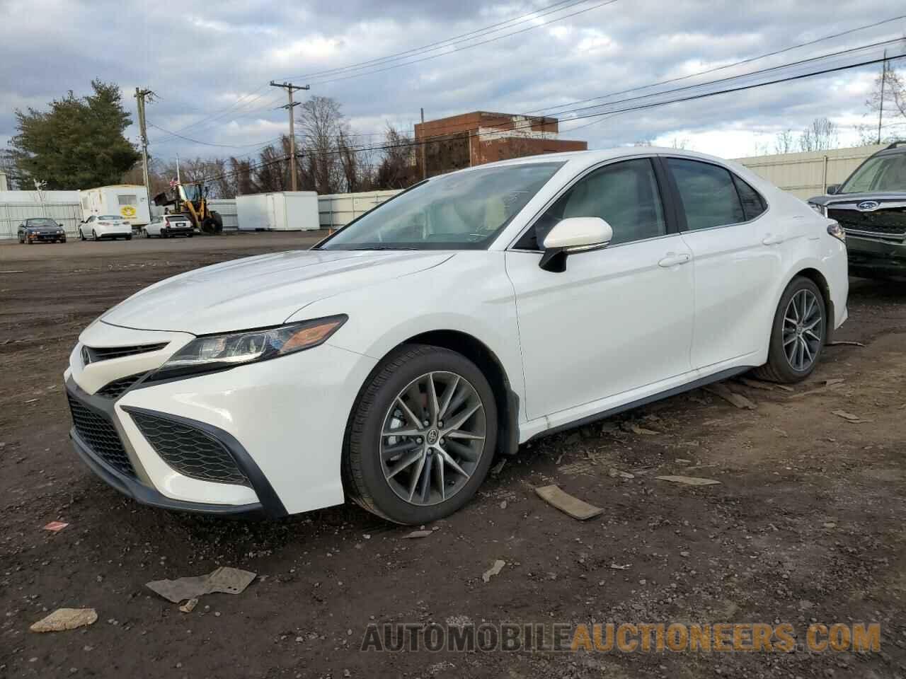 4T1G11BK2RU116964 TOYOTA CAMRY 2024