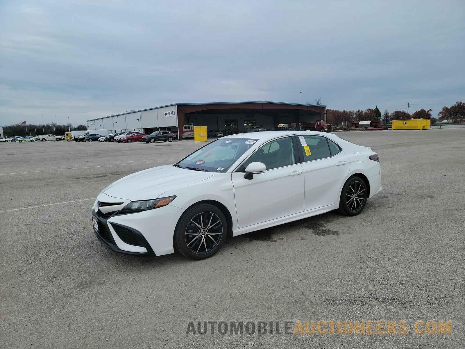 4T1G11BK3NU062097 Toyota Camry 2022