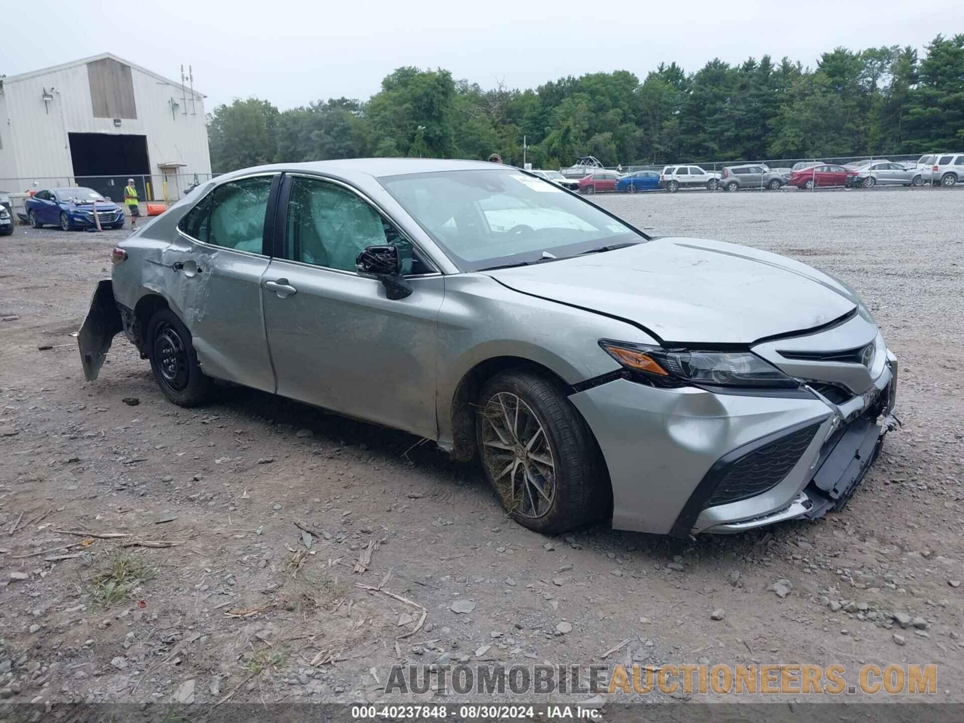 4T1G11BK3RU116620 TOYOTA CAMRY 2024