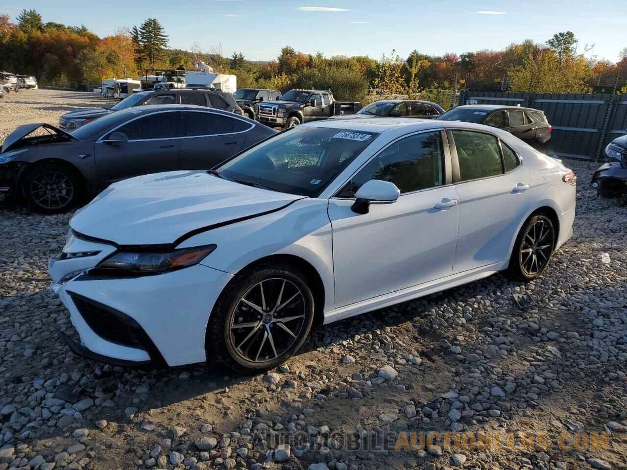 4T1G11BK3RU129383 TOYOTA CAMRY 2024