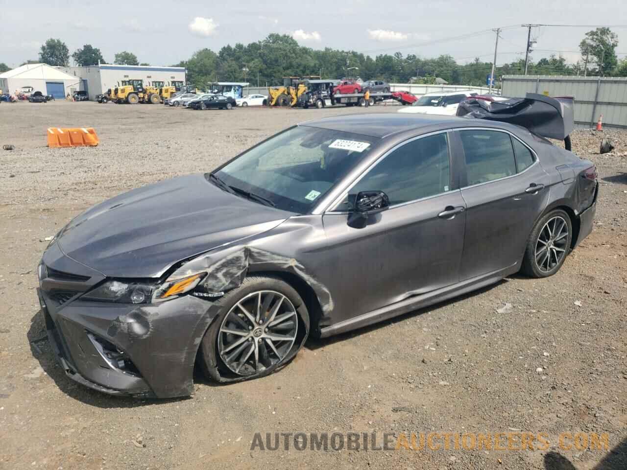 4T1G11BK4MU025588 TOYOTA CAMRY 2021