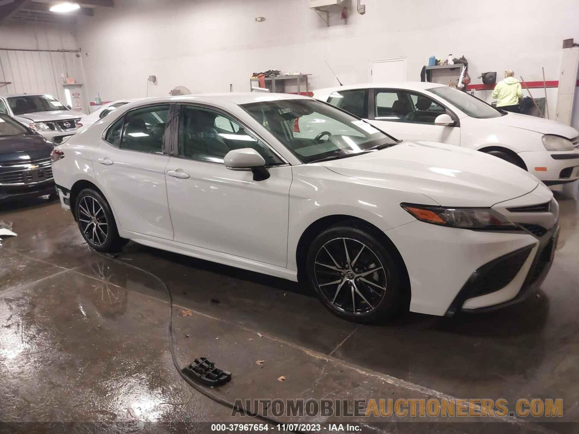 4T1G11BK4NU055465 TOYOTA CAMRY 2022