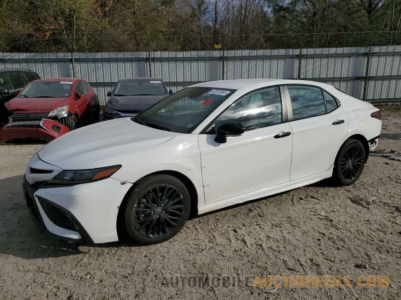 4T1G11BK6NU055323 TOYOTA CAMRY 2022