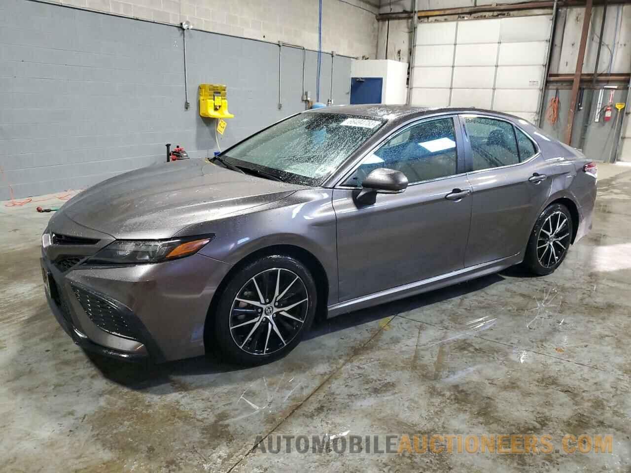 4T1G11BK6NU061249 TOYOTA CAMRY 2022