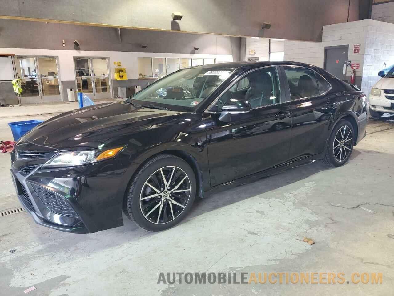 4T1G11BK7MU029957 TOYOTA CAMRY 2021