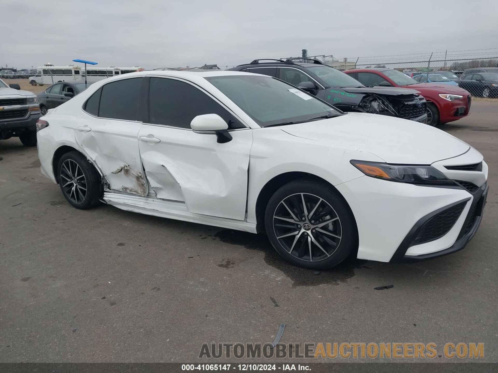 4T1G11BK7NU059476 TOYOTA CAMRY 2022