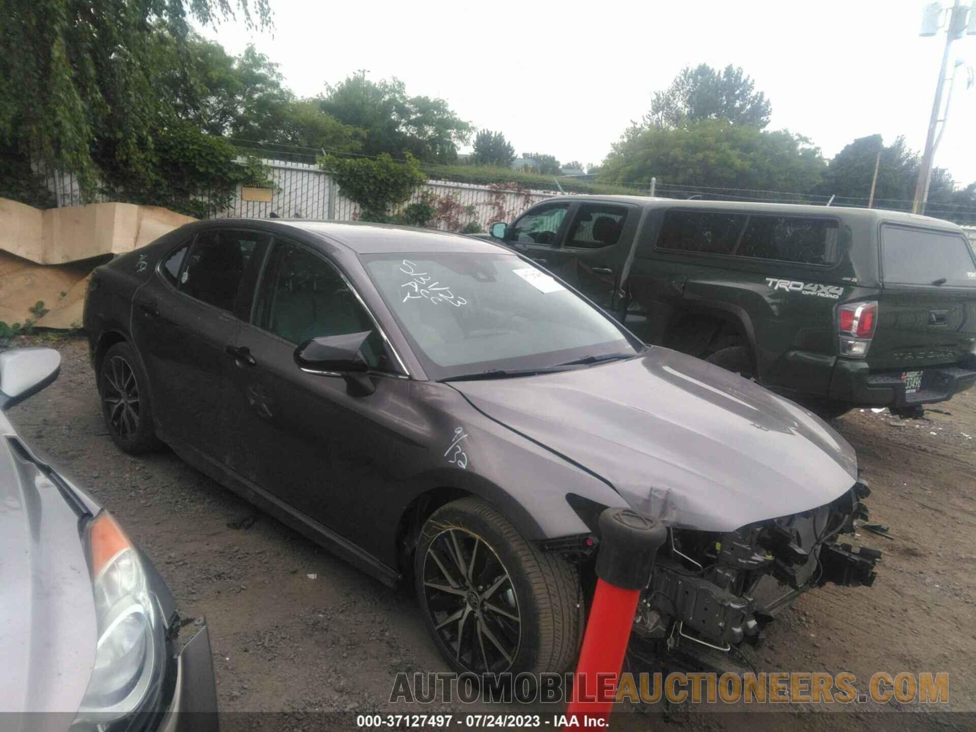 4T1G11BK7NU065424 TOYOTA CAMRY 2022