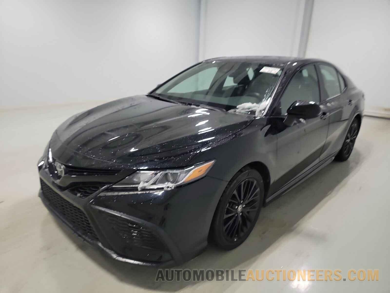 4T1G11BK8MU022063 Toyota Camry 2021