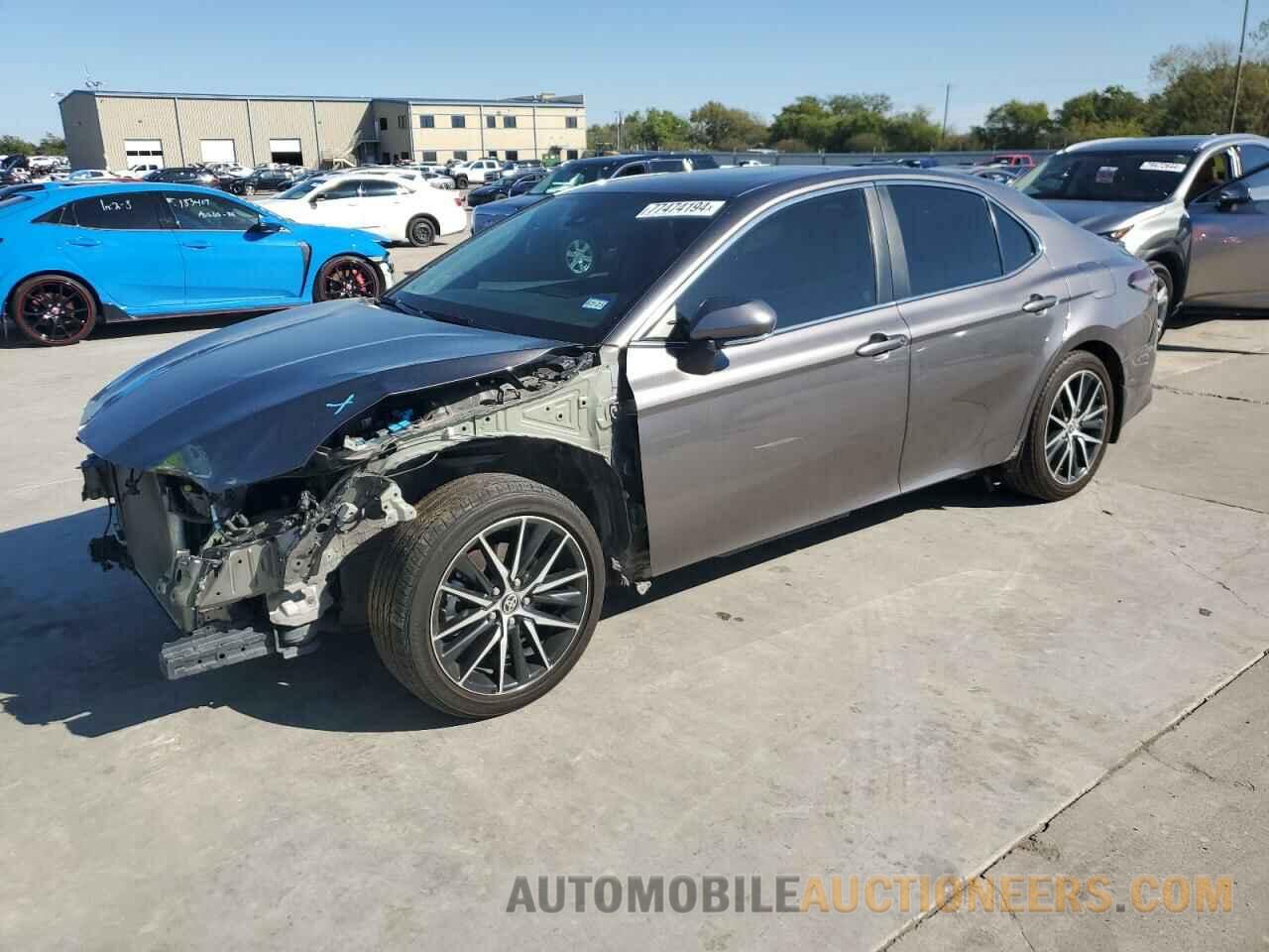 4T1G11BK8MU027523 TOYOTA CAMRY 2021