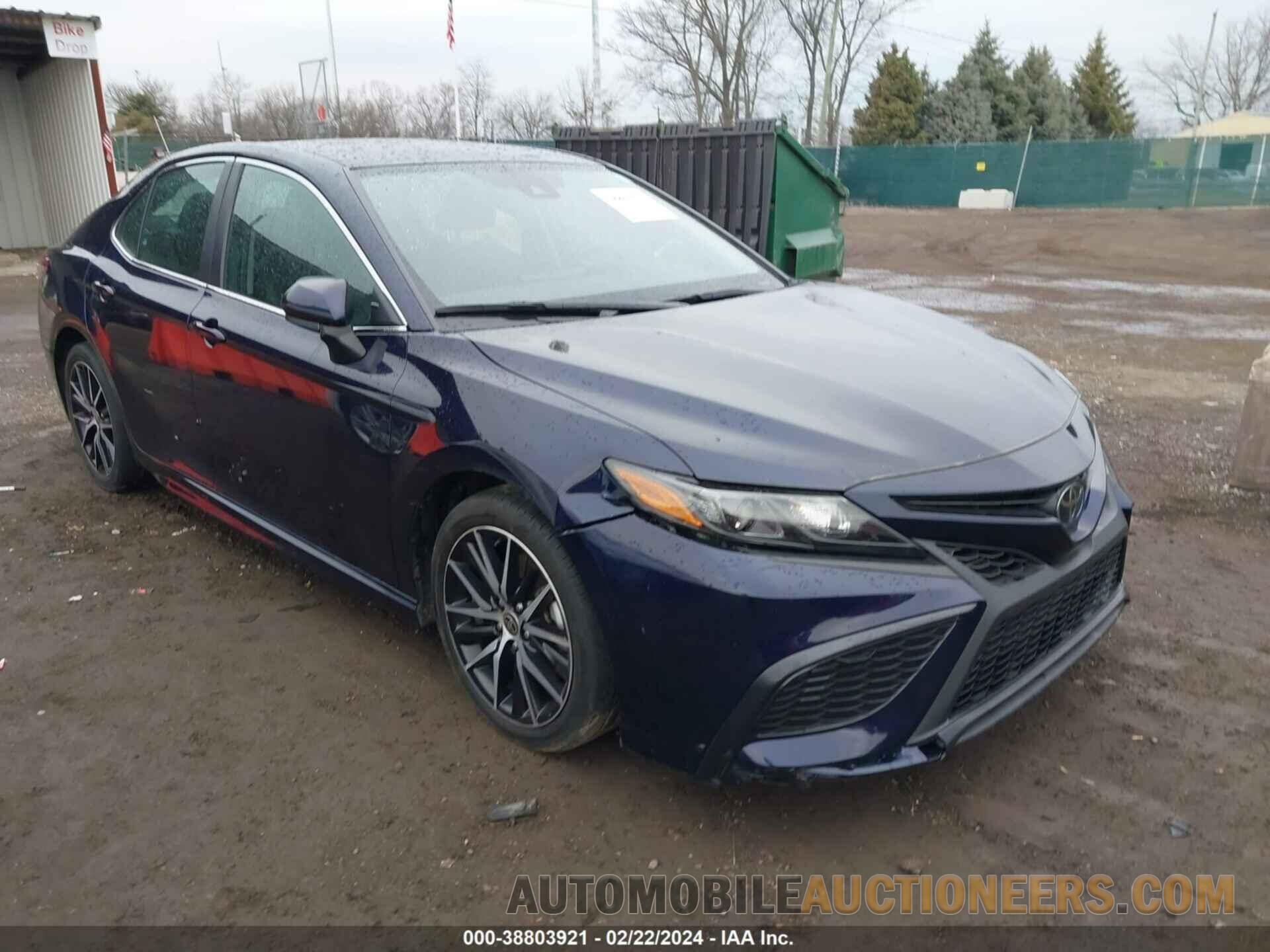 4T1G11BK8MU047075 TOYOTA CAMRY 2021