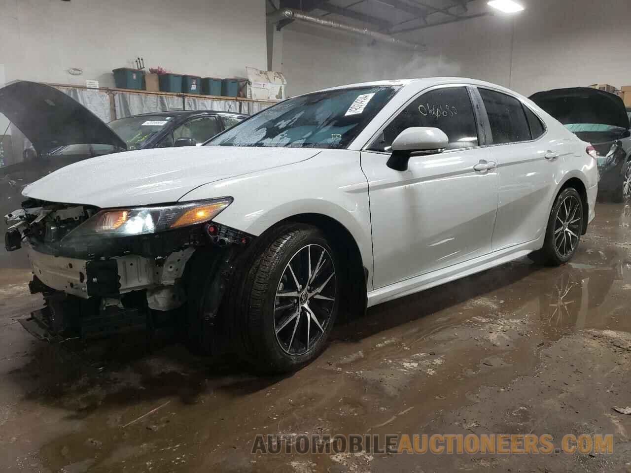 4T1G11BK8NU066680 TOYOTA CAMRY 2022