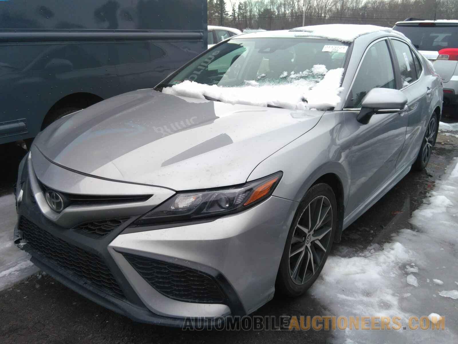 4T1G11BK8NU072799 Toyota Camry 2022