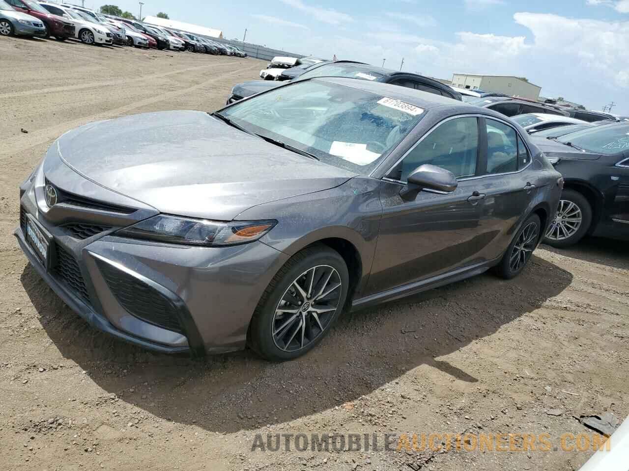 4T1G11BK8RU131808 TOYOTA CAMRY 2024