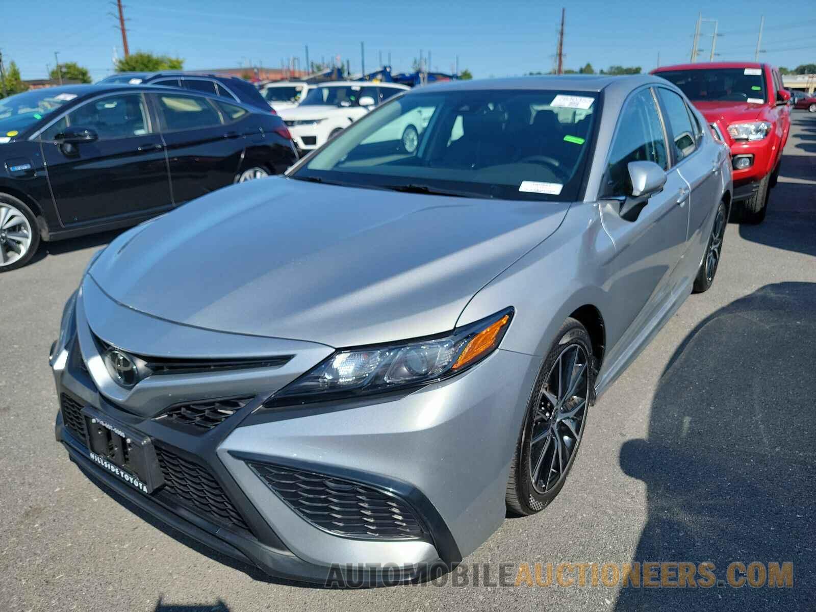 4T1G11BK9MU043360 Toyota Camry 2021