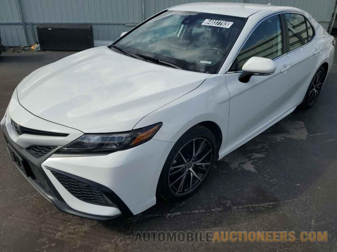 4T1G11BK9NU063092 TOYOTA CAMRY 2021