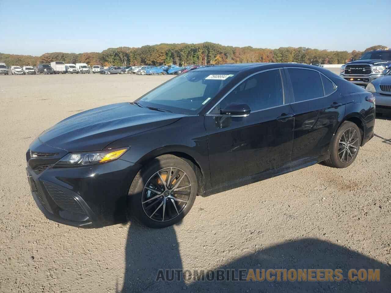 4T1G11BKXRU130207 TOYOTA CAMRY 2024