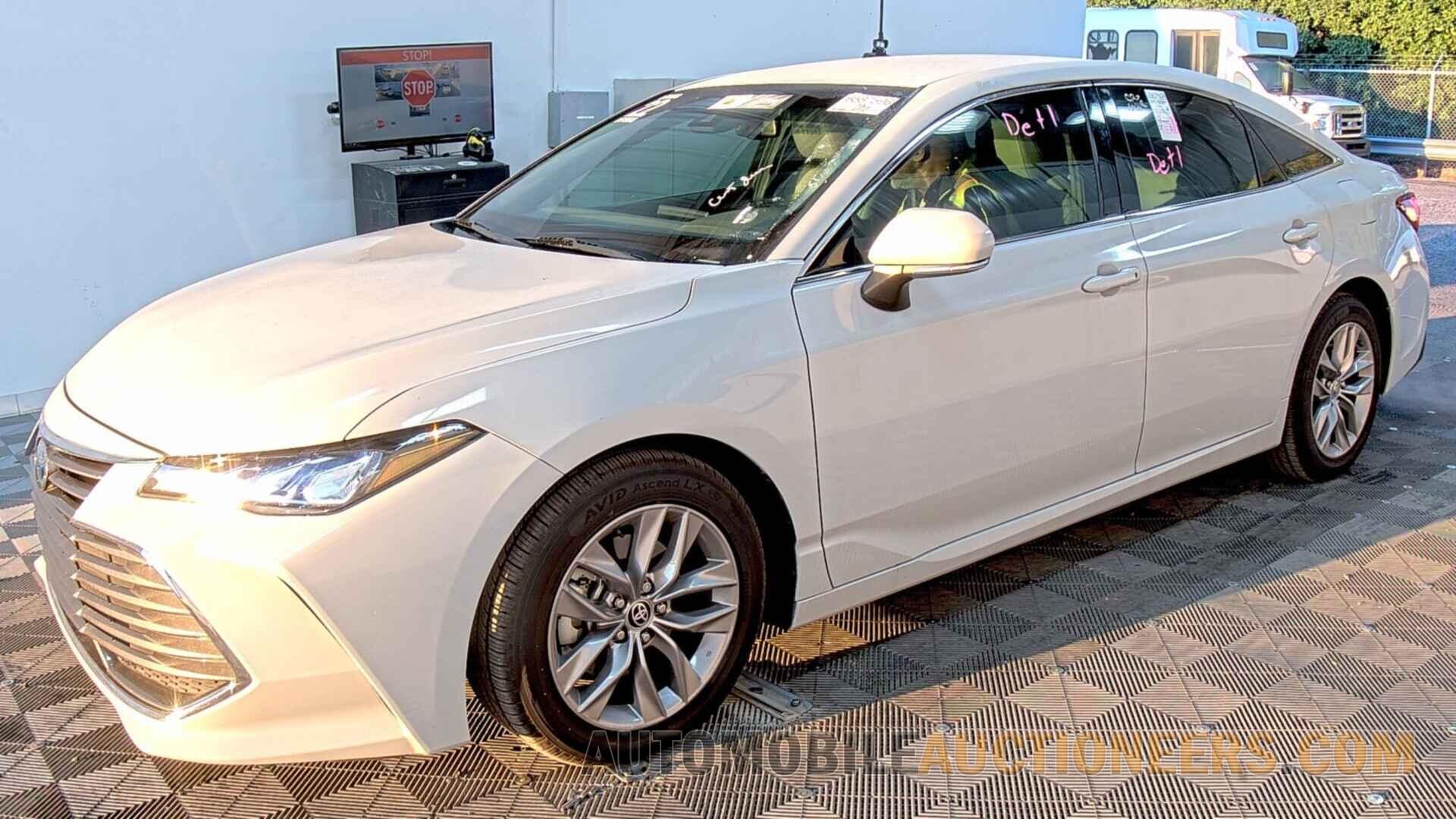 4T1JA1AB8NU011444 Toyota Avalon Hybrid 2022