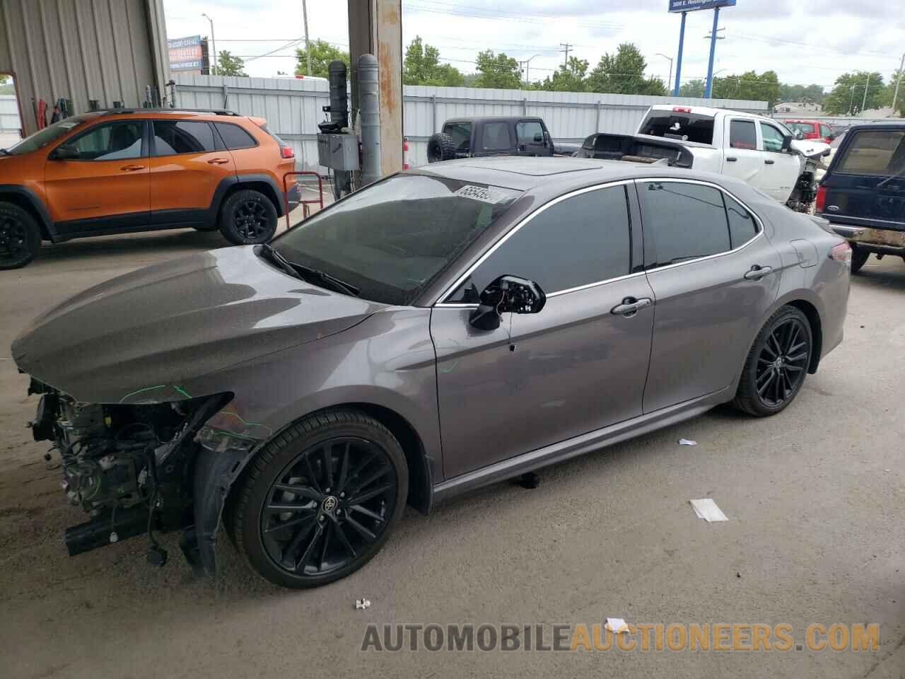 4T1K31AK1NU570624 TOYOTA CAMRY 2022