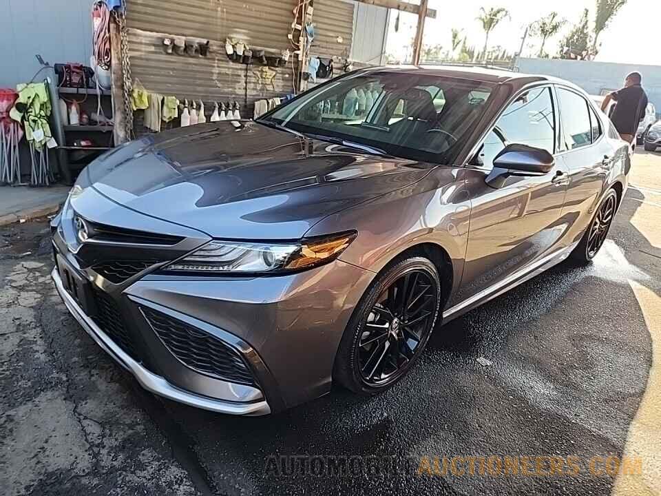 4T1K61AK7MU422144 Toyota Camry 2021