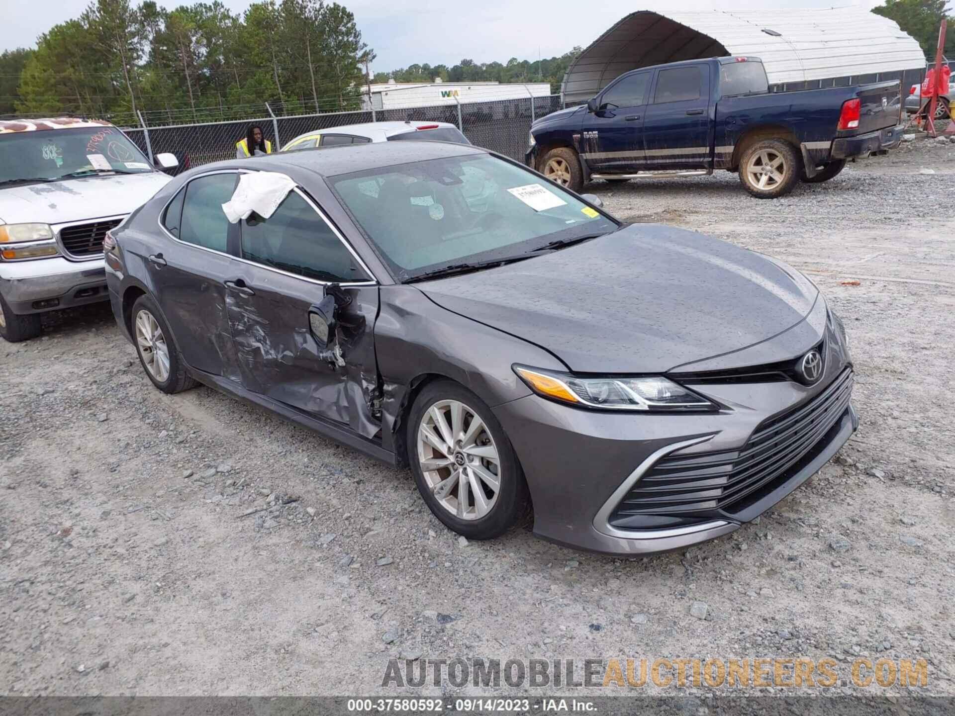 4T1R11AK0MU527203 TOYOTA CAMRY 2021