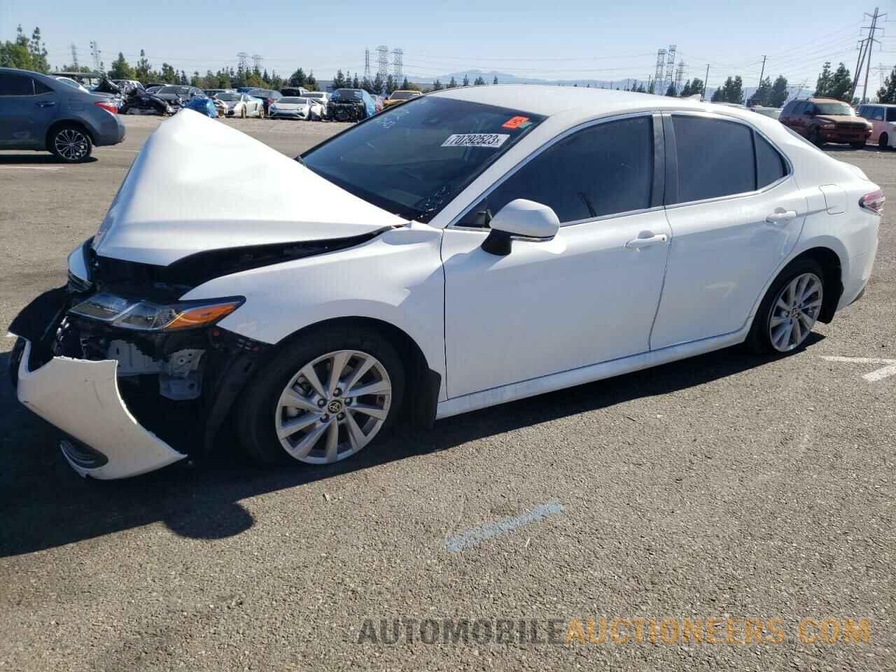 4T1R11AK0NU663493 TOYOTA CAMRY 2022