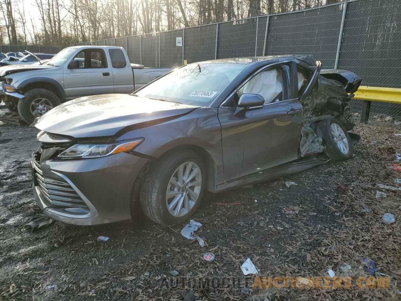 4T1R11AK1NU632835 TOYOTA CAMRY 2022