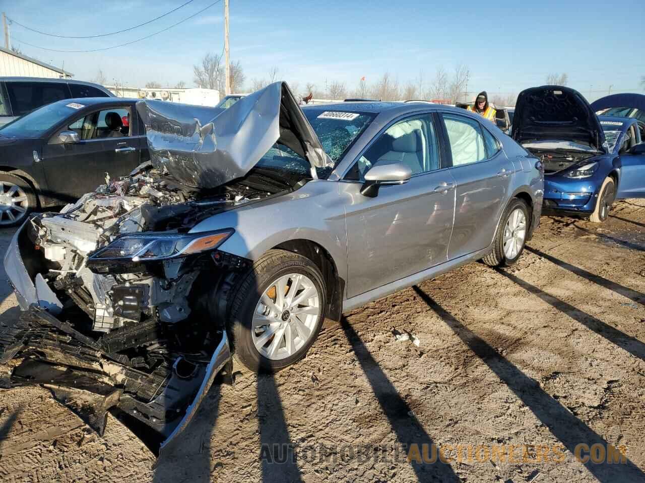 4T1R11AK2RU876645 TOYOTA CAMRY 2024