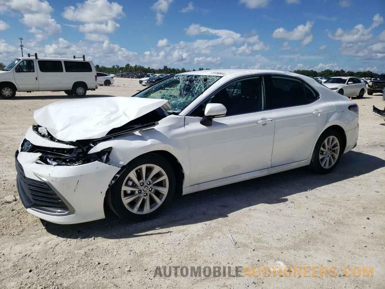 4T1R11AK2RU904234 TOYOTA CAMRY 2024