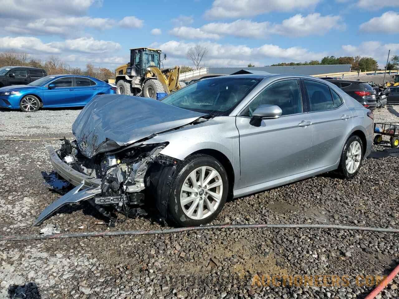 4T1R11AK3NU620914 TOYOTA CAMRY 2022