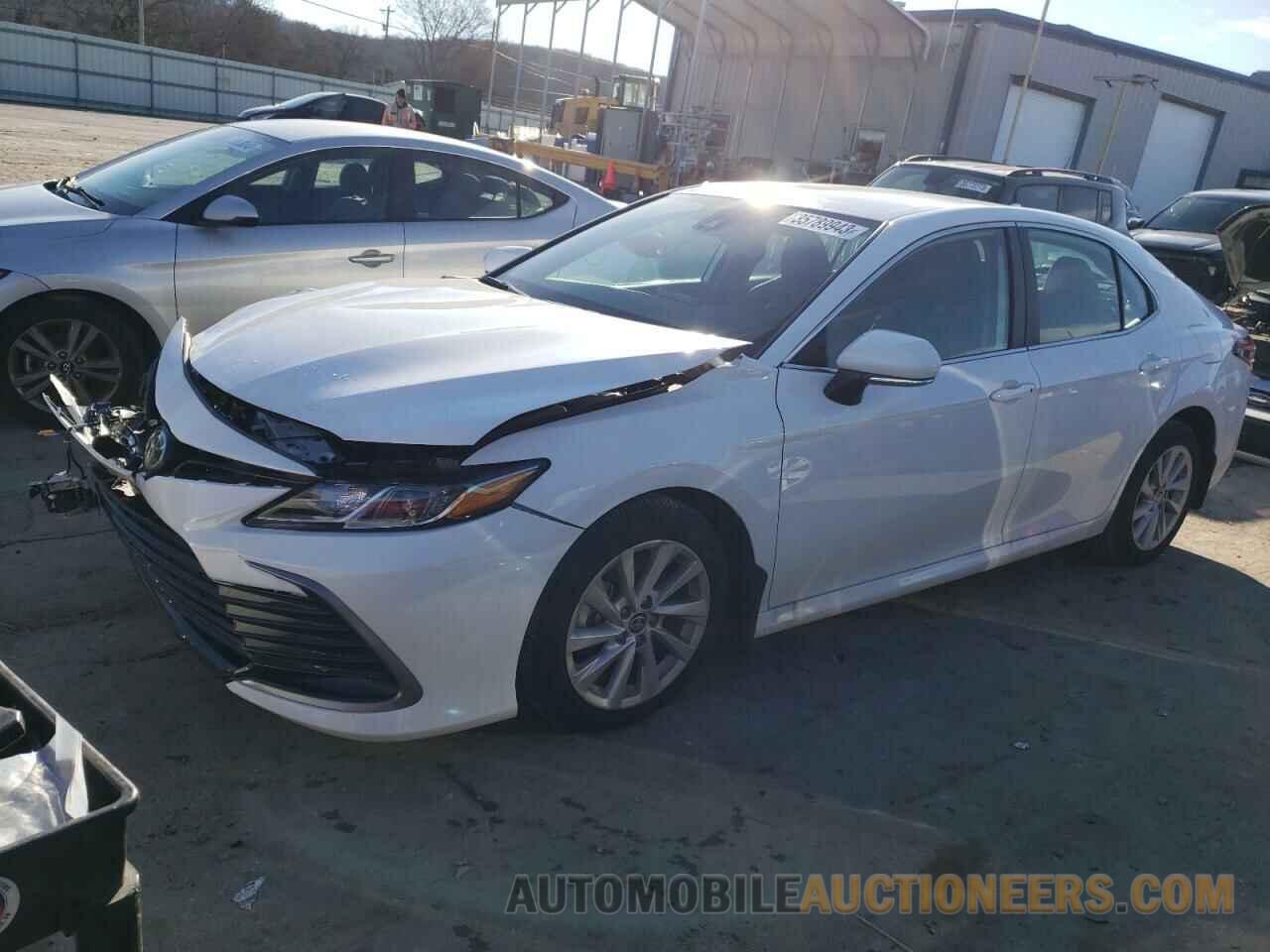 4T1R11AK3NU706322 TOYOTA CAMRY 2022