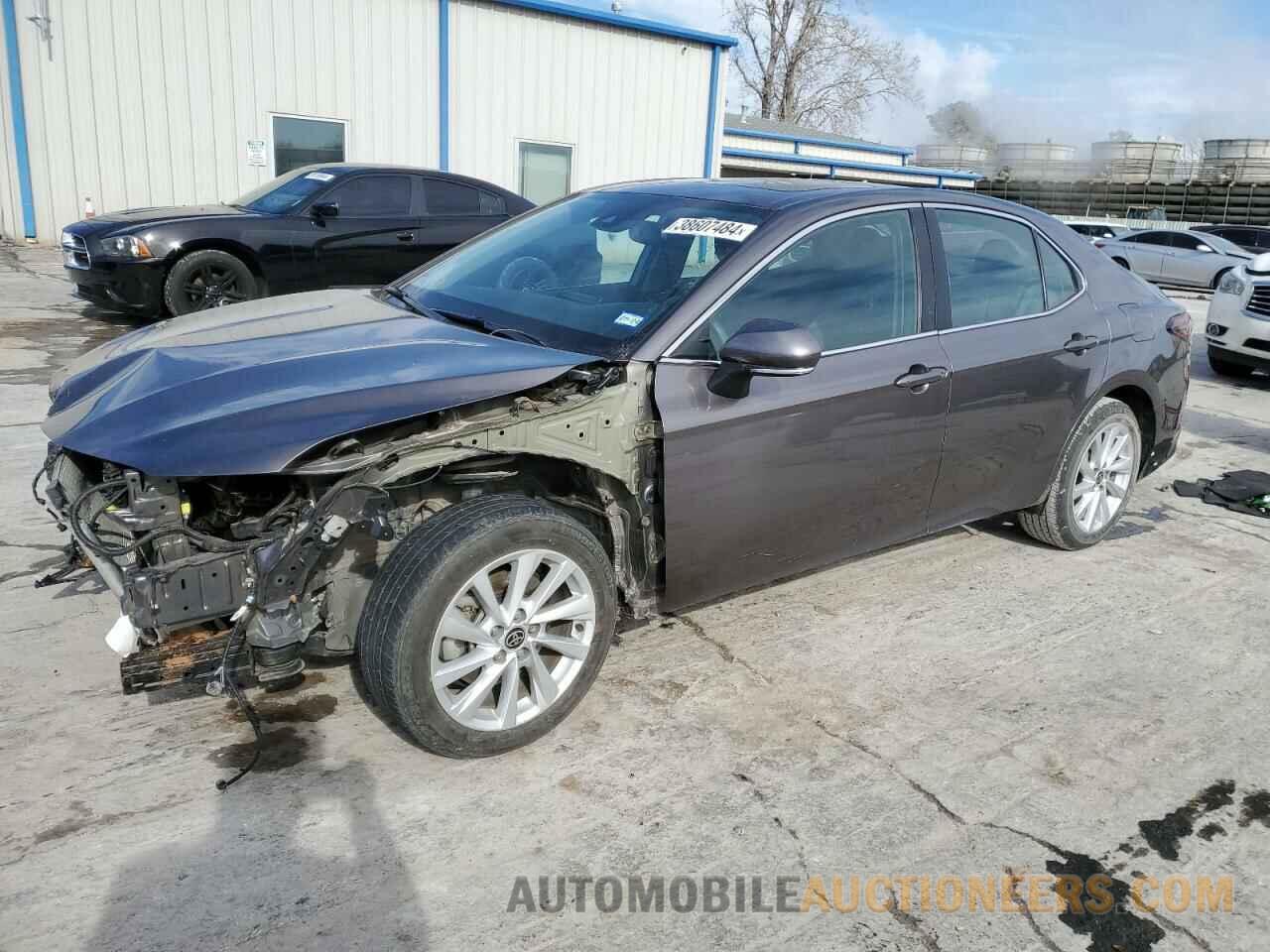 4T1R11AK5MU611405 TOYOTA CAMRY 2021