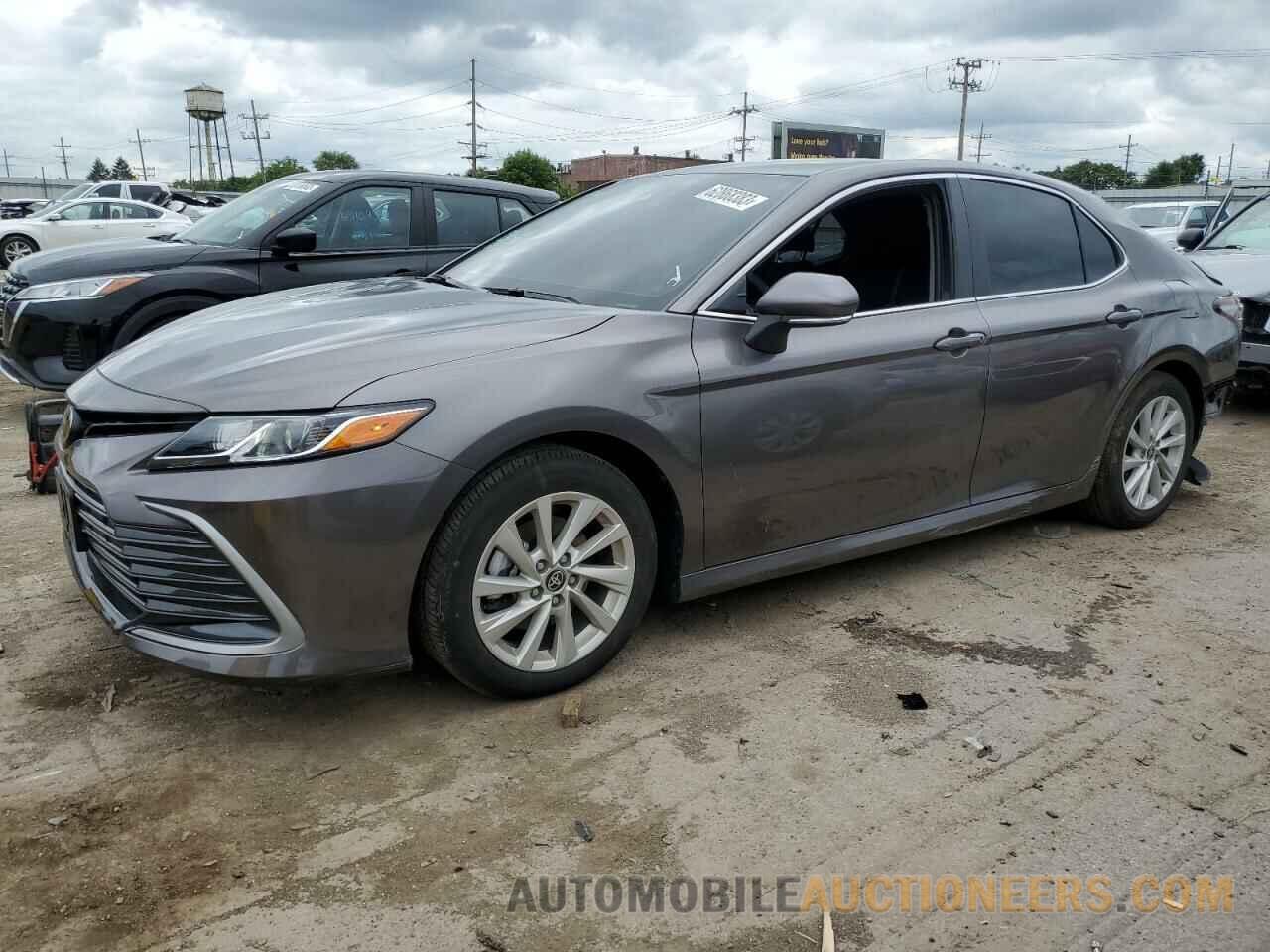 4T1R11AK5NU041701 TOYOTA CAMRY 2022